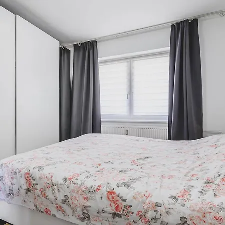 5-Room Apartment In Mittelfeld Near Hannover Exhibition Centre *