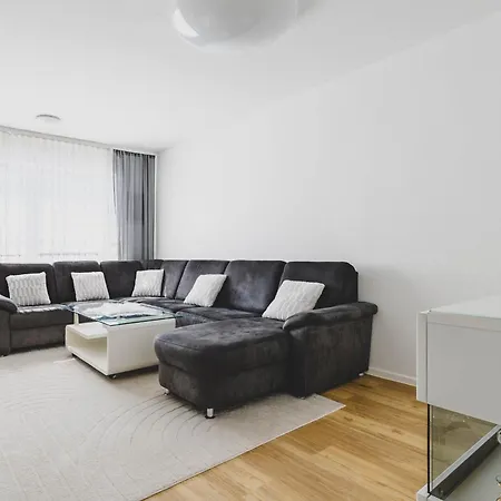 5-Room Apartment In Mittelfeld Near Hannover Exhibition Centre Lägenhet