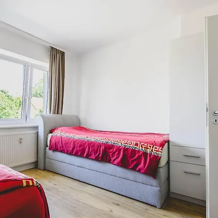 5-Room Apartment In Mittelfeld Near Hannover Exhibition Centre Lägenhet *